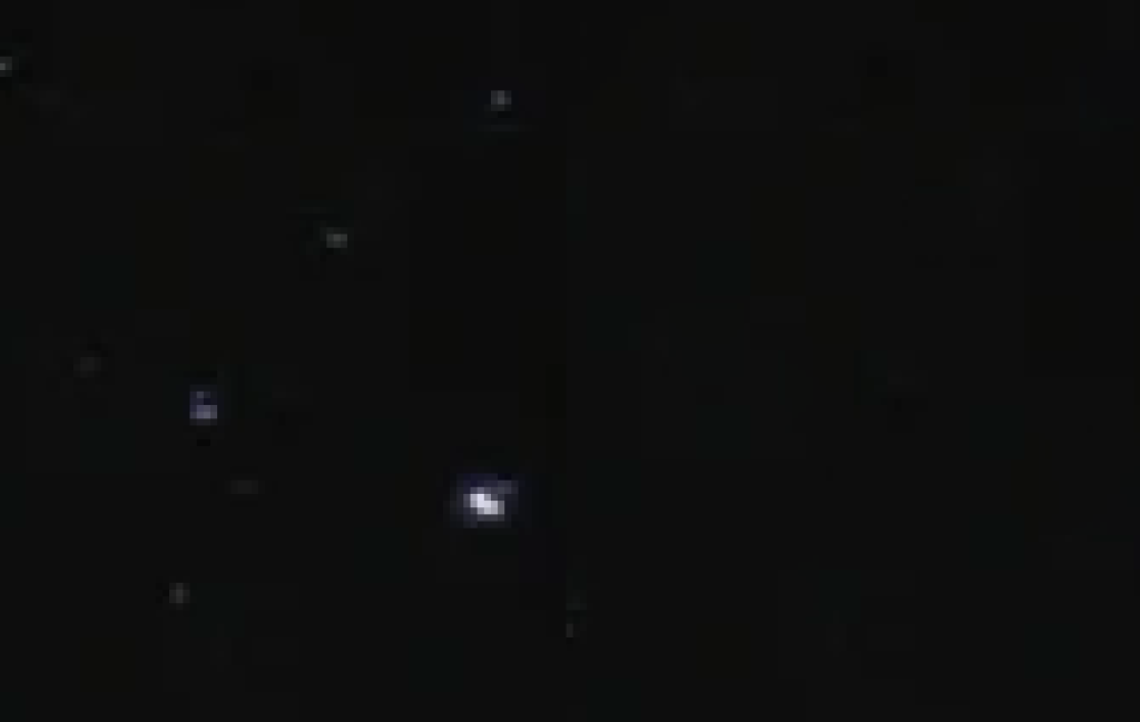 200x before and after comparison crop showing hot pixel removal on a long exposure photo.